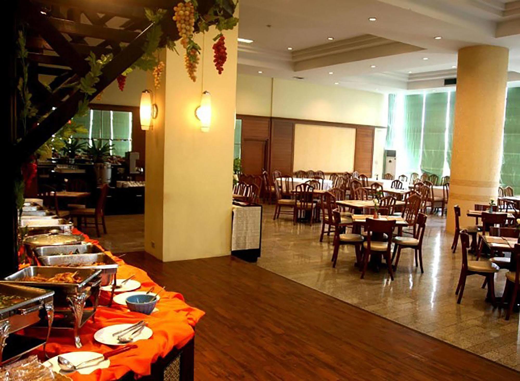 Royal Lanna Hotel Csiangmaj Kültér fotó